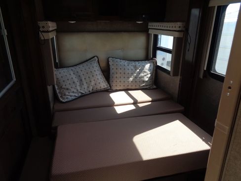 Used 2018 Mercedes-Benz Sprinter 3500 image 10