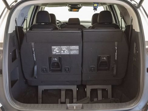 Certified 2026 Kia Carnival EX FWD image 33
