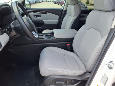 Used 2025 Honda Pilot Touring image 24