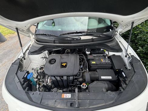 Used 2025 Kia Soul LX w/ LX Technology Package FWD image 29