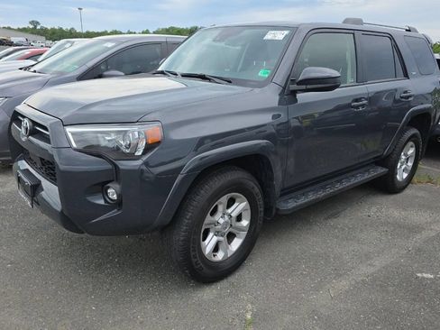 Used 2024 Toyota 4Runner SR5 AWD/4WD image 6