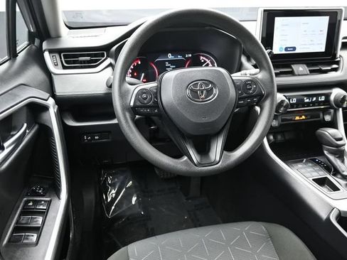 Used 2025 Toyota RAV4 XLE AWD/4WD image 20