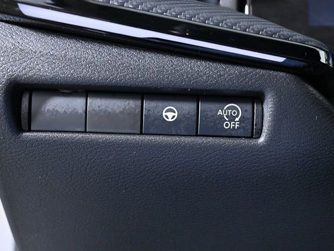 Certified 2025 Nissan Kicks SR image 24