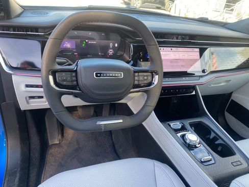 Used 2025 Jeep Wagoneer S Limited image 10