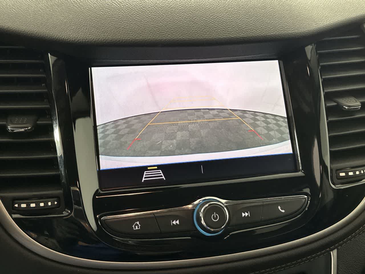 Used 2020 Chevrolet Trax LT FWD image 17