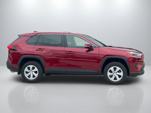 Used 2025 Toyota RAV4 LE AWD/4WD image 4