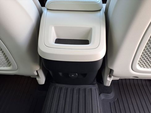 Certified 2023 Volvo XC60 B5 Plus w/ Protection Package Premier image 16