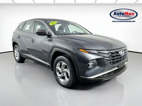 Used 2023 Hyundai Tucson SE image 1
