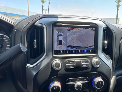 Used 2022 GMC Sierra 2500 SLT w/ SLT Premium Package AWD/4WD image 15