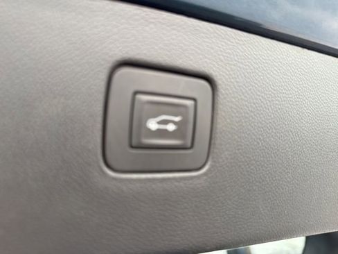 Used 2025 Buick Envista Sport Touring w/ Experience Buick Package image 7