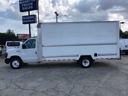 Used 2022 Ford E-350 and Econoline 350 Super Duty image 1