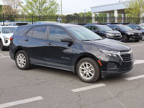 Certified 2024 Chevrolet Equinox LS w/ LS Convenience Package image 2
