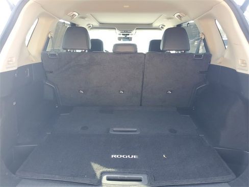 Used 2023 Nissan Rogue SL w/ SL Premium Package image 9