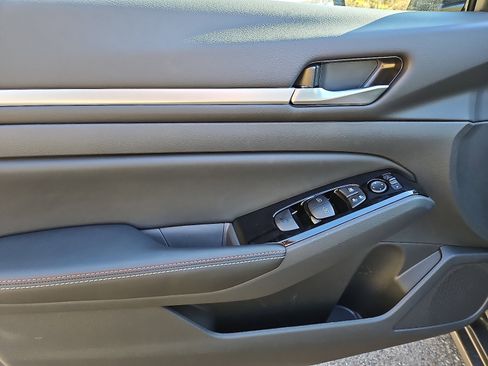 New 2025 Nissan Altima 2.5 SR image 10