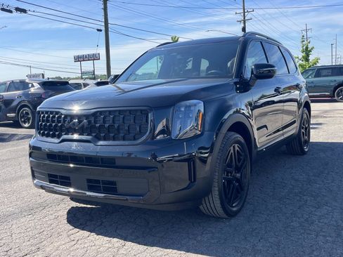 Used 2025 Kia Telluride EX X-Line AWD/4WD image 3