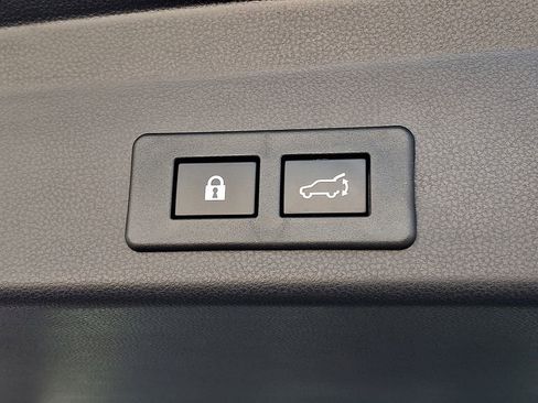 Used 2023 Subaru Ascent Touring image 29