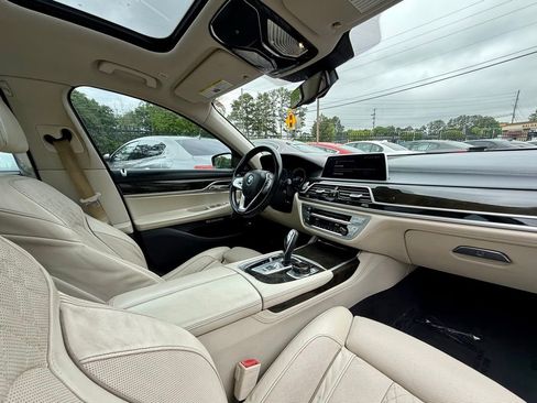 Used 2018 BMW 740i RWD image 35