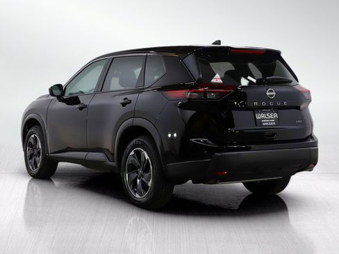 Used 2025 Nissan Rogue SV AWD/4WD image 3