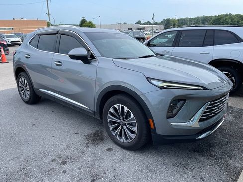 Used 2024 Buick Envision Preferred AWD/4WD image 2