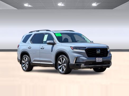 Used 2024 Honda Pilot Touring image 7