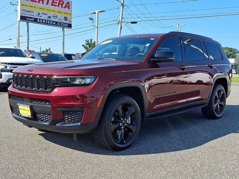 Used 2023 Jeep Grand Cherokee L Laredo AWD/4WD image 3