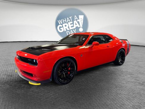 Used 2016 Dodge Challenger SRT Hellcat RWD image 8