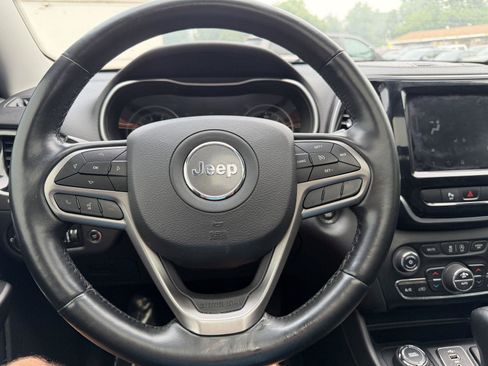 Used 2019 Jeep Cherokee Limited AWD/4WD image 11