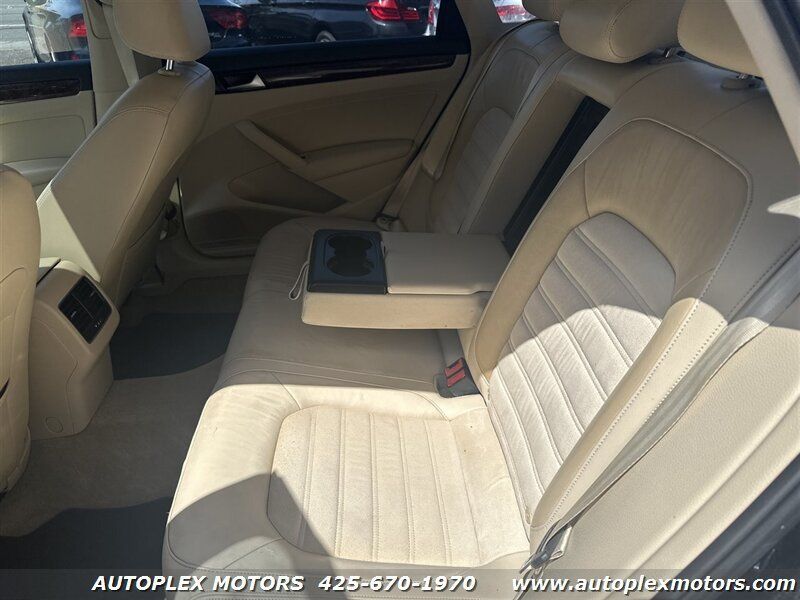 Used 2013 Volkswagen Passat TDI SEL Premium FWD image 12