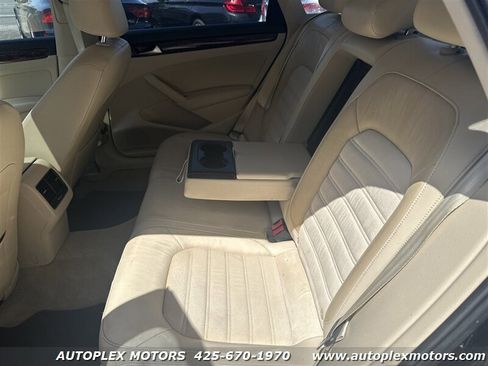 Used 2013 Volkswagen Passat TDI SEL Premium image 12