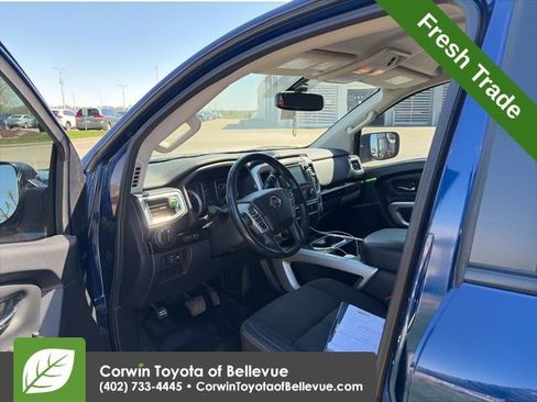Used 2019 Nissan Titan SV w/ SV Convenience Package image 11
