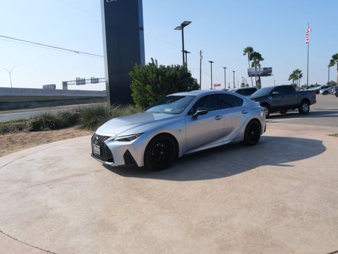 Certified 2022 Lexus IS 350 F Sport w/ Dynamic Handling Package image 5