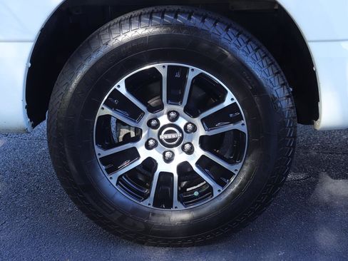 Used 2023 Nissan Titan SV image 36