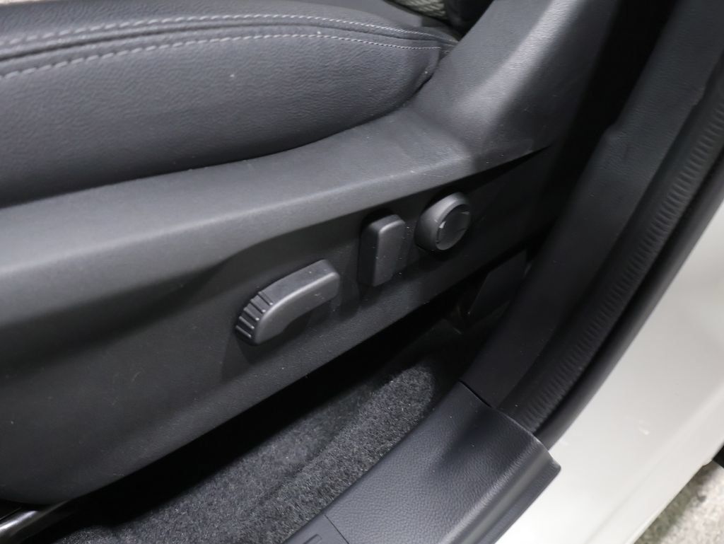 Used 2024 Subaru Forester Premium AWD/4WD image 12