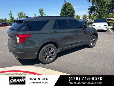 Used 2024 Ford Explorer XLT w/ Equipment Group 202A AWD/4WD image 4