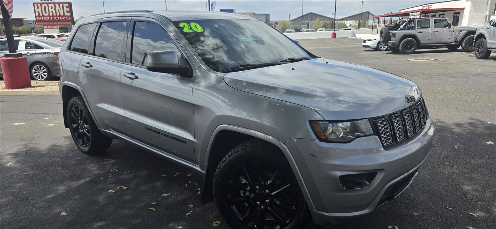 Used 2020 Jeep Grand Cherokee Altitude AWD/4WD image 3