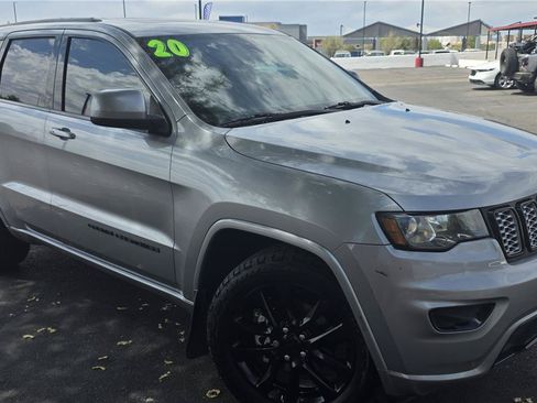 Used 2020 Jeep Grand Cherokee Altitude AWD/4WD image 3