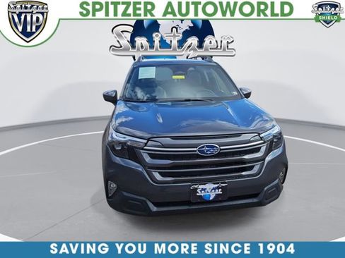 Used 2025 Subaru Forester Premium image 3