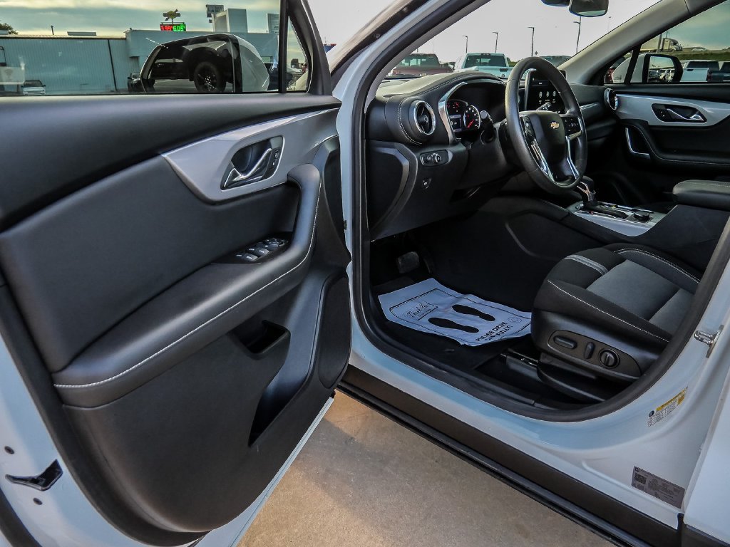Used 2023 Chevrolet Blazer LT FWD image 28