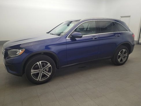 Used 2018 Mercedes-Benz GLC 300 4MATIC w/ Multimedia Package image 2