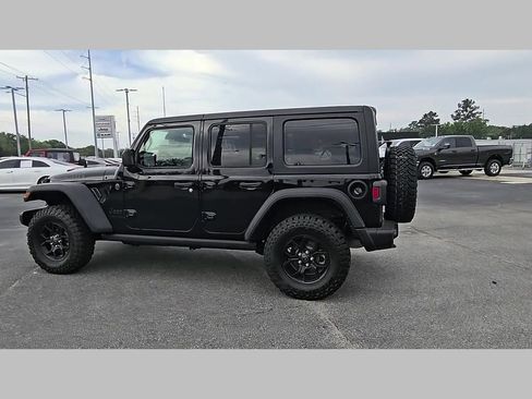 Used 2025 Jeep Wrangler Unlimited Sport AWD/4WD image 28
