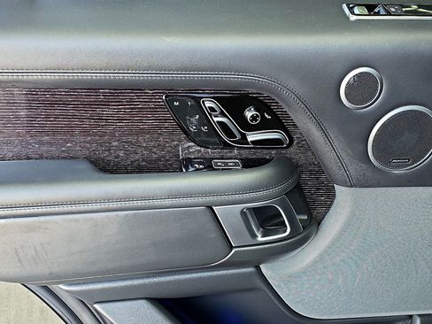 Used 2020 Land Rover Range Rover Autobiography image 23