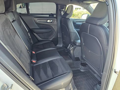 Used 2024 Volvo C40 P8 Recharge Ultimate w/ Protection Package Premier AWD/4WD image 33