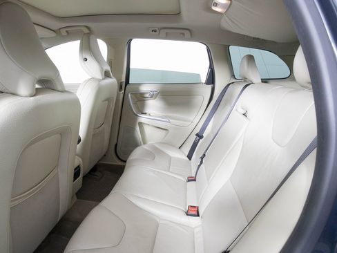 Used 2010 Volvo XC60 T6 image 14