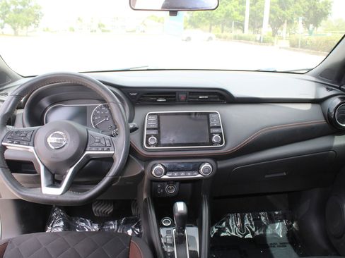 Used 2019 Nissan Kicks SR FWD image 12