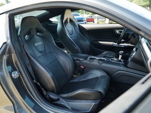 Used 2019 Ford Mustang GT Premium w/ GT Performance Package RWD image 14