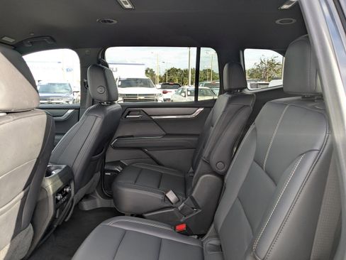 Used 2024 GMC Acadia Elevation image 14