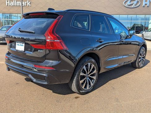 Used 2024 Volvo XC60 B5 Core image 2