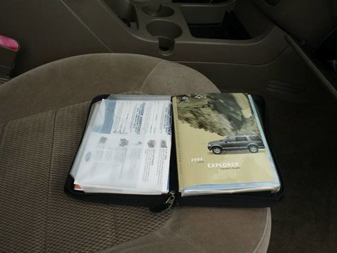 Used 2004 Ford Explorer Sport XLT image 21