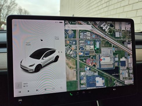 Used 2020 Tesla Model Y Long Range image 49