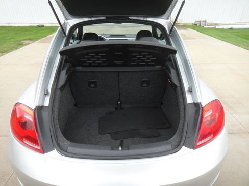 Used 2012 Volkswagen Beetle 2.5 FWD image 19